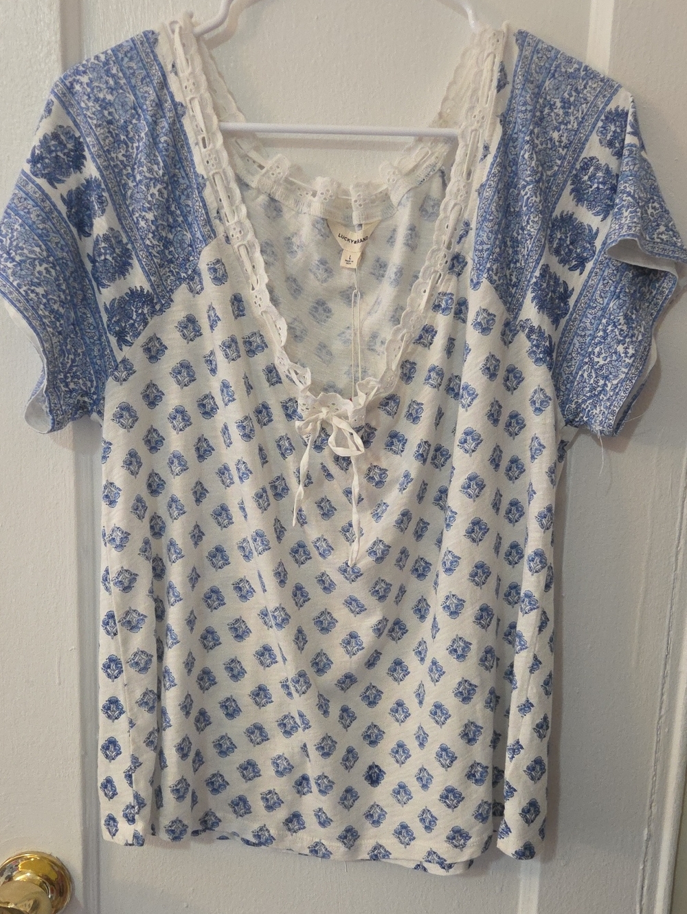 Lucky Brand Blue & White Lace-Trim Short Sleeve V-Neck Top Large NWT
